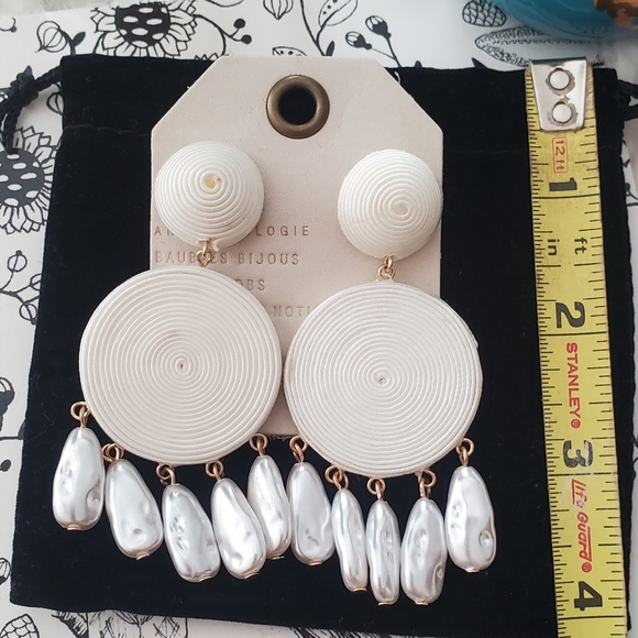 🔥New Anthropologie Lake Life Circle Preppy Ivory Earrings - Picture 4 of 10